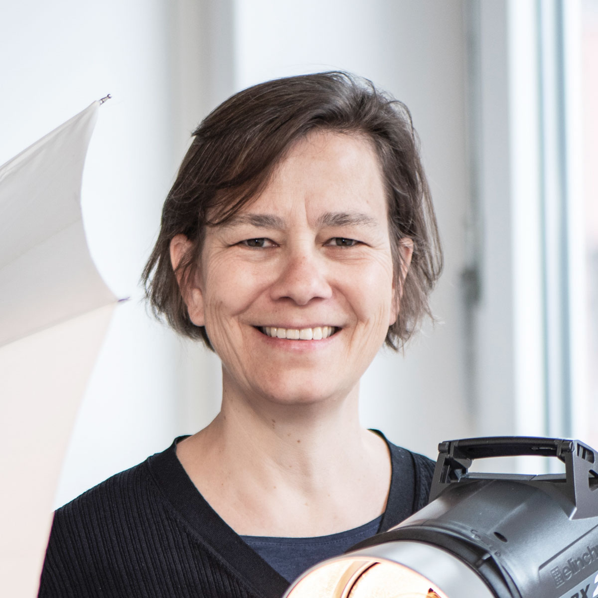 Simone Gloor, Foto-Fachcoach und Bildredaktorin FAU Redaktion am Standort Zürich